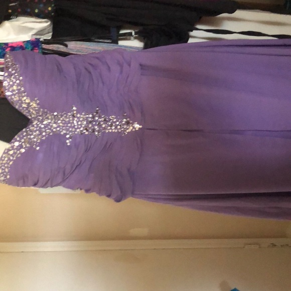 Prom dress, Formal gown - Picture 2 of 4